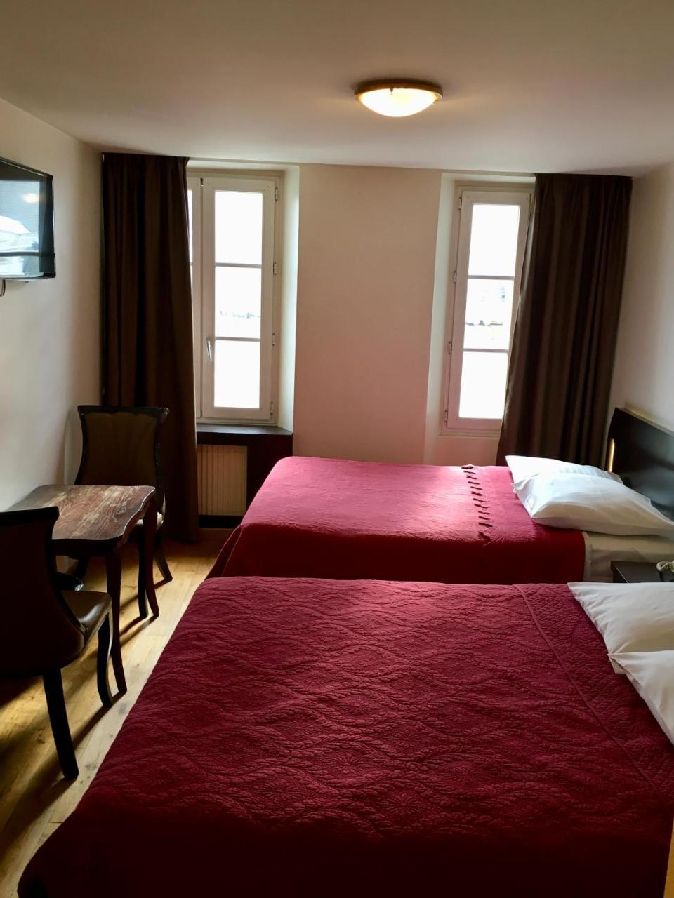 Hotel Belle ฟงแตนโบล ภายนอก รูปภาพ